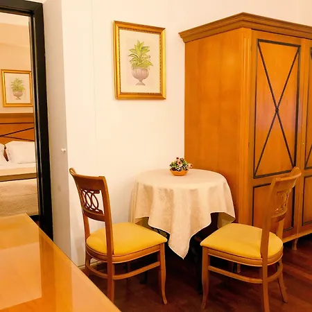 Hotel Florio Opera 3*